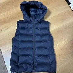 ユニクロダウンベストUNIQLOフード付きネイビー ダウンベスト