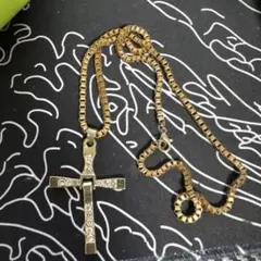ゴールド　十字架ネックレス