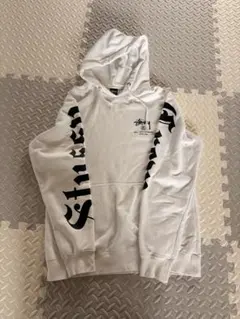 ステューシー　白　パーカー