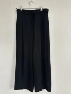 美品　ユナイテッドアローズ　ブラック ベルト付きセンタープレススラックス