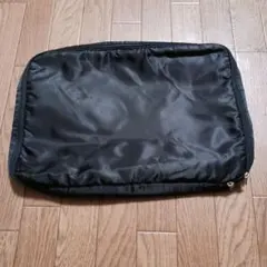 トラベルポーチ ブラック