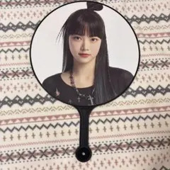 2025年最新】LE SSERAFIM うちわ ウンチェの人気アイテム - メルカリ