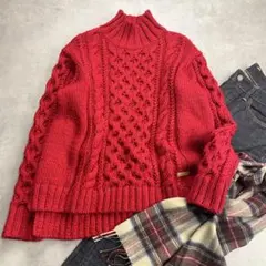 美品　ブルーレーベルクレストブリッジ　ケーブルニット　レッド　ゴールドプレート付