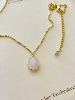 【桜色ローズクォーツとストロベリークォーツの18kgp天然石ネックレス】