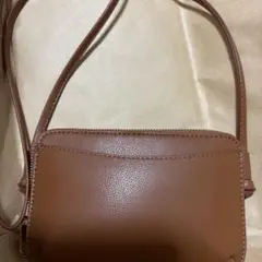 ブラウン　サコッシュバック