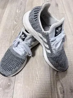 adidas スニーカー グレー/ホワイト