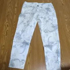 テーパードパンツ　花柄のサムネイル