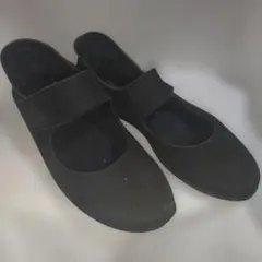 arche ブラック フラットシューズ