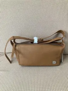 ［新品値下］earPAPILLONNER ボックスミニショルダーバッグ