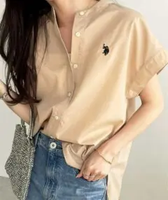 【美品】フレンチスリーブワンポイント刺繍シャツ
