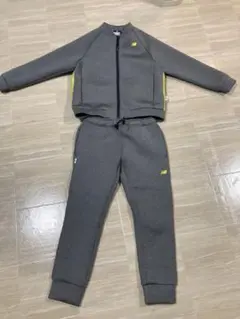 ニューバランス　上下セットアップ