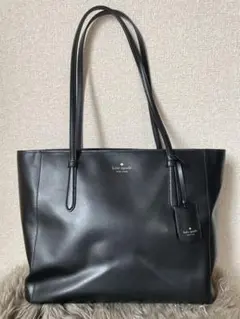 kate spade 黒 トートバッグ A4収納可 - メルカリ