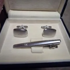 美品　中古　BURBERRY ネクタイピン カフスボタン セット