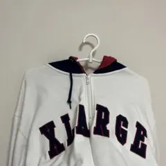 XLARGE フード付きパーカー