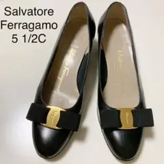 フェラガモ パンプス ヴァラ　VARA 黒　Ferragamo 22.5