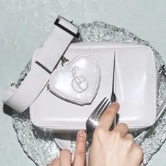 epine é Heart pouch shoulder strap bag 白