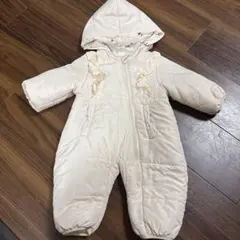 フード付き薄ピンクジャンプスーツ