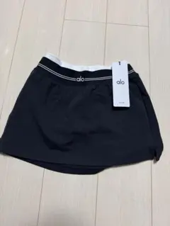 【新品未使用】alo yoga / Grand Slam テニススカート 送関込【Alo Yoga】 GRAND SLAM TENNIS SKIRT テニススカート (ALO