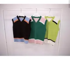 MARNI x UNIQLO ポップコーンニットVネックベストのサムネイル