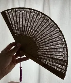 ♦️中国 香港 伝統工芸 透かし彫り 扇子 扇？マンモス置物 飾り 団扇 骨董品 2025年最新】中国工芸扇の人気アイテム - メルカリ