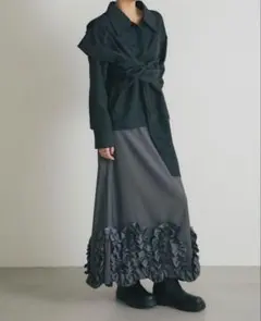 【未使用 新品】 NOSTLGIA ARVELLIA フリル スカートのサムネイル