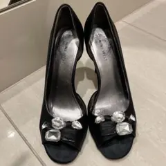 NINE WEST ビジュー付きパンプス ブラック 7.5Mのサムネイル