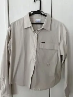 【新品】Columbia コロンビア 長袖シャツ ベージュ Mサイズ　レディースのサムネイル