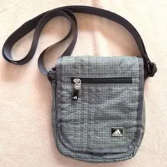 アディダス グレーチェック ミニショルダーバッグ