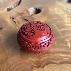 中国 剔紅 堆朱 内七宝 花文 香合 C 9840 - メルカリ