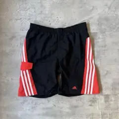 adidas アディダス　短パン　ナイロン　ブラック　レッド