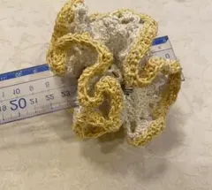 ハンドメイド　鍵あみ　シュシュ　ホワイト✖️イエロー