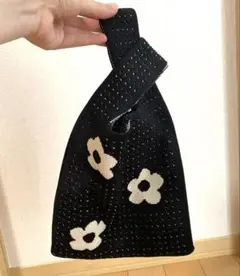 【最終値下げ】ミニバック　ニットミニトートバッグ　花柄　ブラック　新品未使用