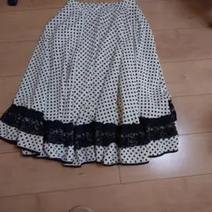 お値下げ価格　ダンス用　フレアスカート　 白黒ドット レース付き