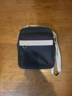 イーストボーイ　ショルダーバッグ　ネイビー×レッド