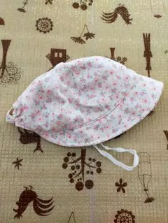 ボリボンウーフ　小花柄　ピンク　紐あり　ベビー　帽子