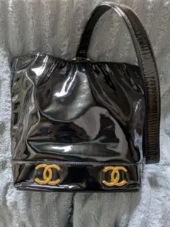 CHANEL パテントレザー ショルダーバッグ