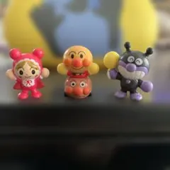 アンパンマン　びっくらたまご　バイキンマン　赤ちゃんマン