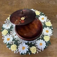 木製菓子器　紅白梅の絵柄