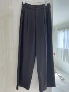 GU タックワイドパンツ　ブラウン　Mサイズ