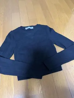 ZARA 黒 長袖ニット Mサイズ　クロップド丈