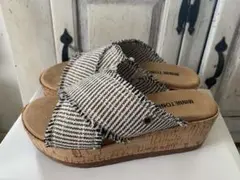 ミネトンカ　新品　厚底サンダル コルクソール　POSEYのサムネイル