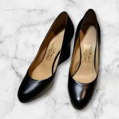 新品！足楽！Ferragamo ブラックウェッジヒールのサムネイル