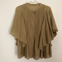 【美品】URBAN RESEARCH DOORS ブラウス半袖フリルマスタード色