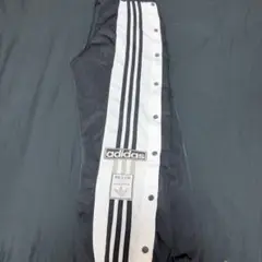 ★adidas ★スナップボタン付きパンツ