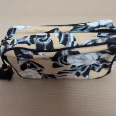 CHANEL 花柄 ポーチのサムネイル