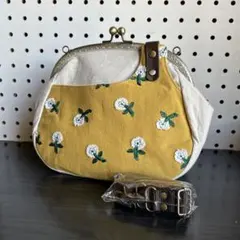 ＊ハンドメイド＊　可愛い25口金ショルダーがま口バッグ　刺繍たんぽぽ？