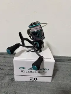 美品】ダイワ 23 エメラルダス RX LT2500 ゴメクサスリールスタンド