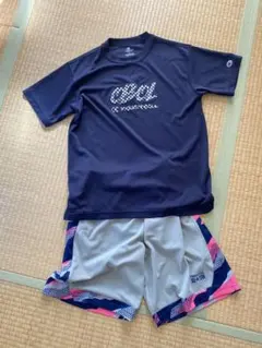 Champion Tシャツとコンバースパンツ