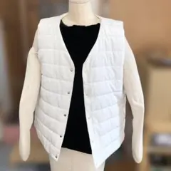 レディース白ダウンベスト