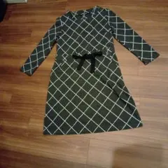 LAURA ASHLEY黒白チェック柄 長袖ひざ丈ワンピース